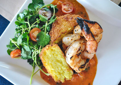 Shrimp with risotto cakes